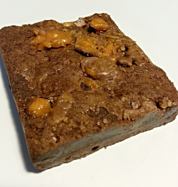 Trikom Treats Butterfinger Brownie Edible Review OC Weed Review